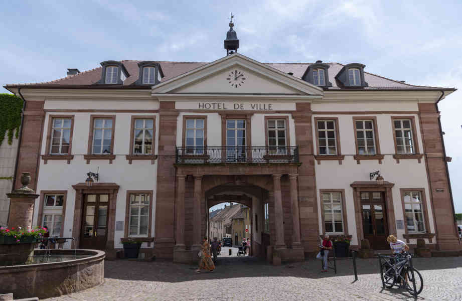 Francia - Alsacia 304 - Riquewihr  - Hotel de Ville - Ayuntamiento.jpg